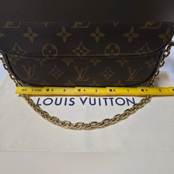 Louis Vuitton Wallet On Chain Ivy - Picture 2 of 11